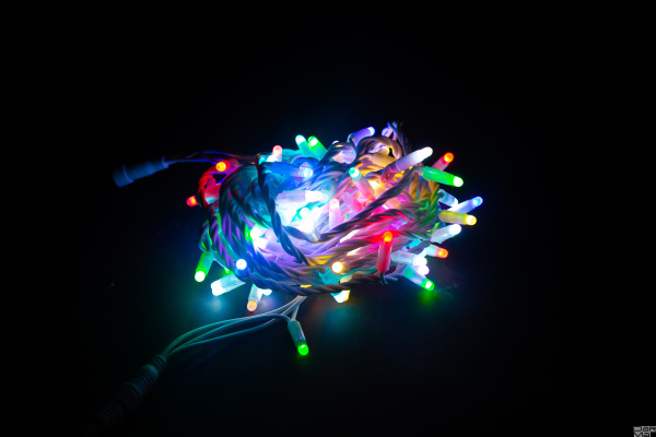 LED Гирлянда-нить (дюраплей) 10 м 7и цветная 100 LED, флэш белый  Каучук б/провода-контроллера