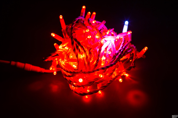 LED Гирлянда-нить (дюраплей) 10 м Красная 100 LED, флэш белый  Каучук б/провода