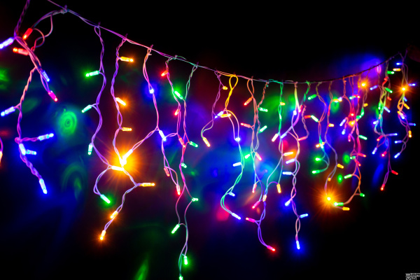 Светодиодная Бахрома 3м*0,7м  цвет.Мульти, белый провод каучук